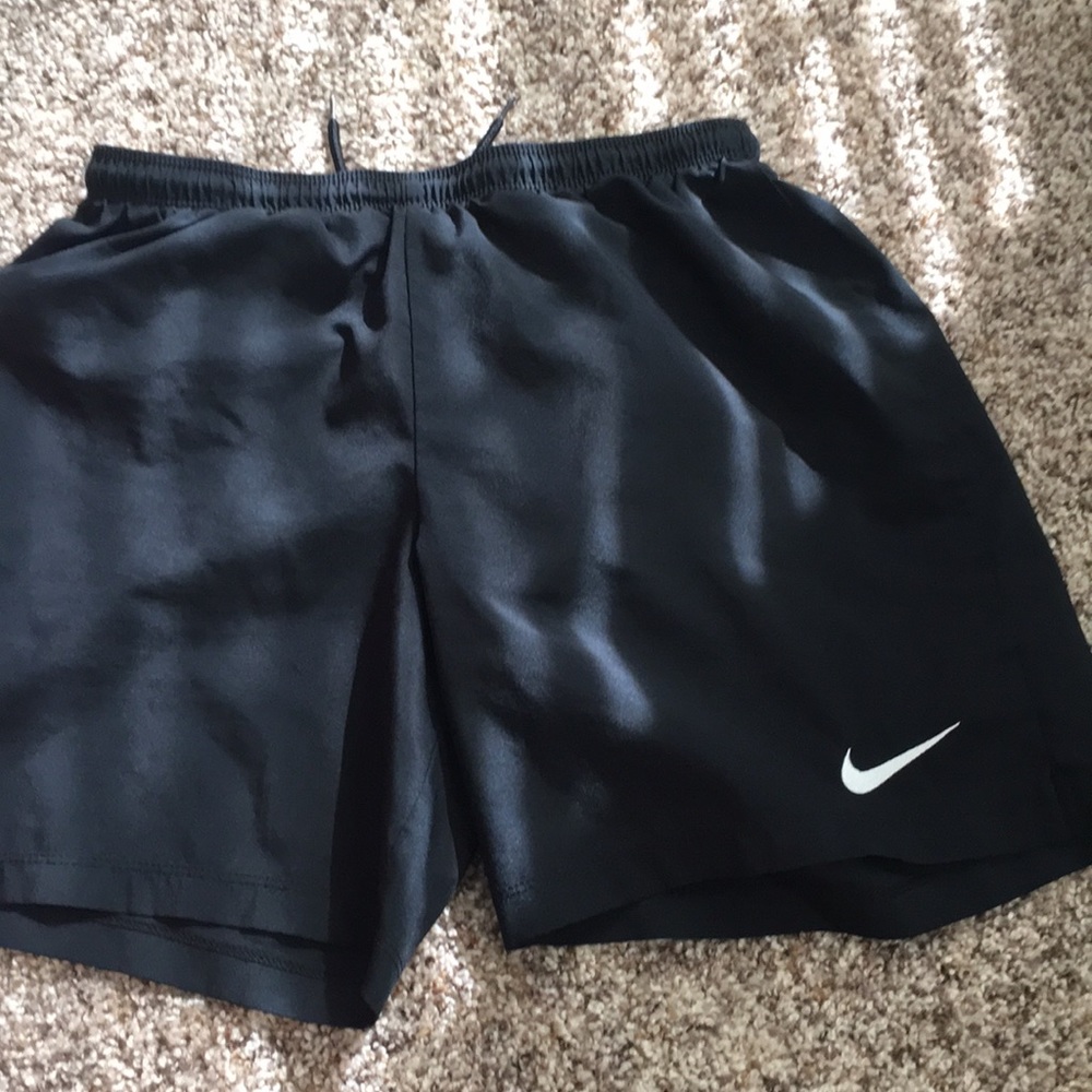 Nike dry-fit shorts (black)